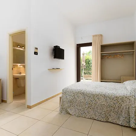Delle Rose, & Horse Riding 3*