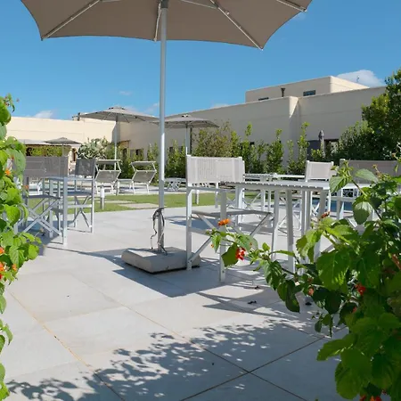 Hotel Delle Rose, & Restaurant Torre Vado